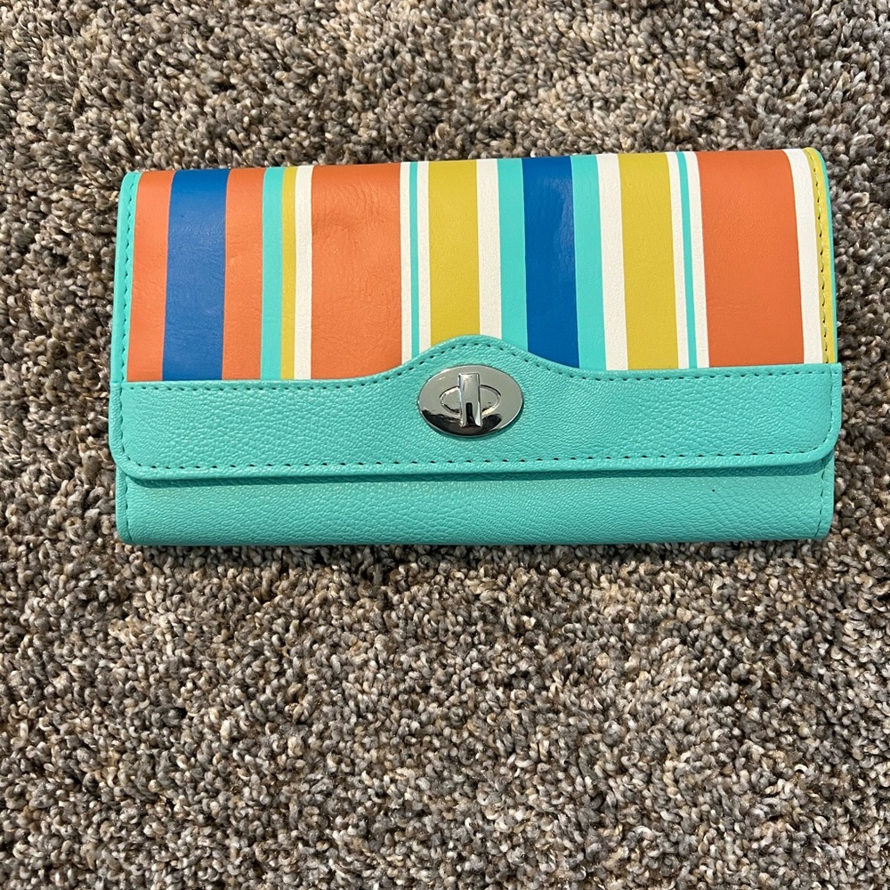 NWT Kenneth Cole Reaction Clutch Wallet